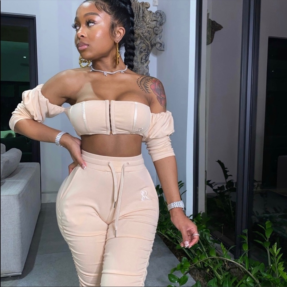 2 piece set.